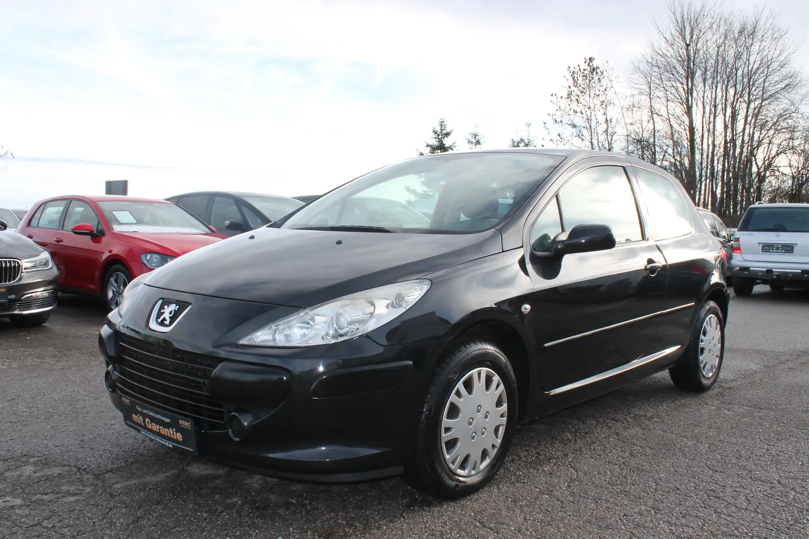 Peugeot 307 1.6 KLIMA TÜV NEU SERVICE NEU Schwarz - 1