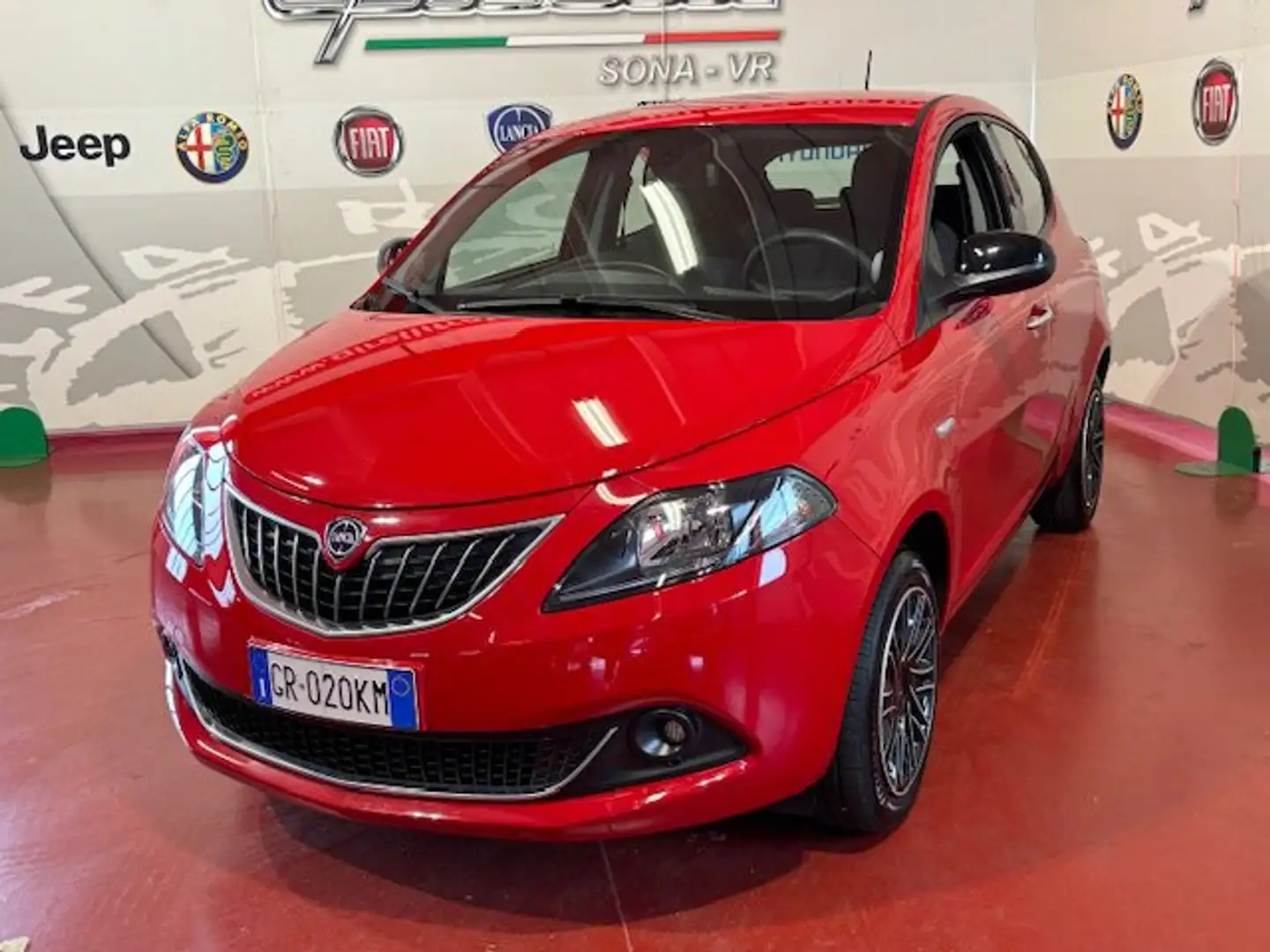 Lancia Ypsilon 1.0 FireFly 5 porte S&S Hybrid Gold Plus Rosso - 1
