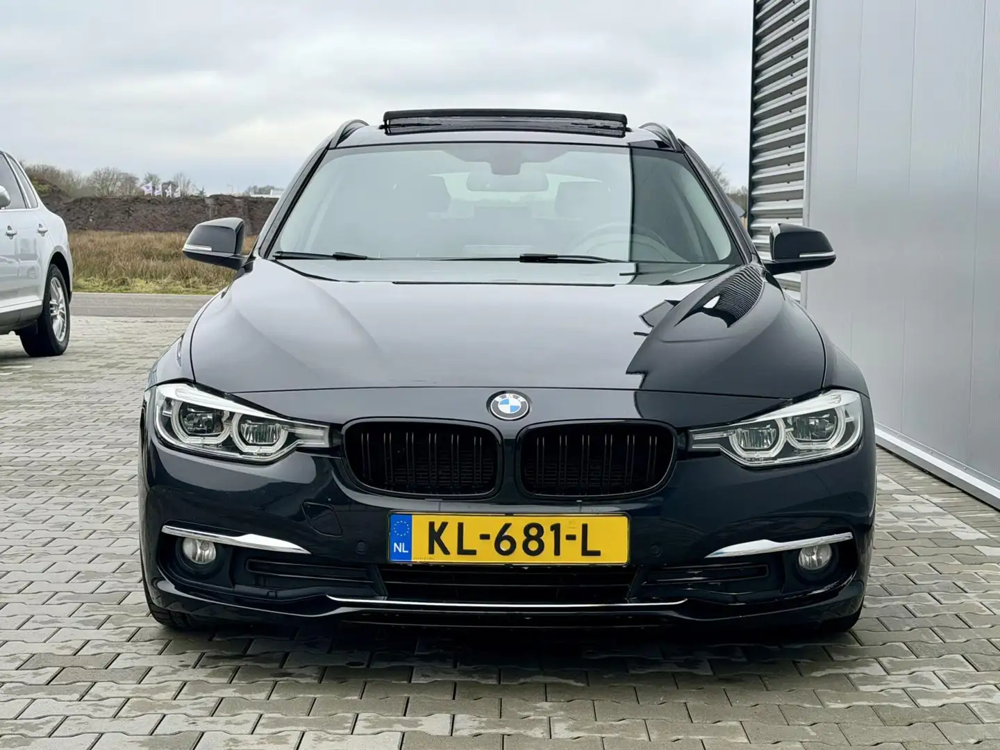 BMW 320 3-serie Touring 320d | Pano | Navi | Leder | Facel Schwarz - 2