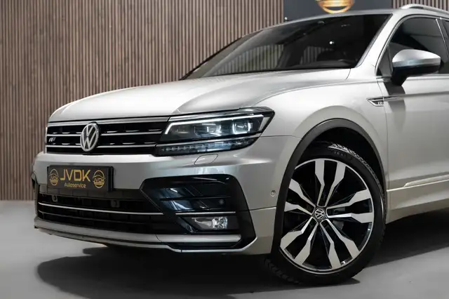 Volkswagen Tiguan view 3