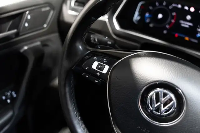 Volkswagen Tiguan view 12