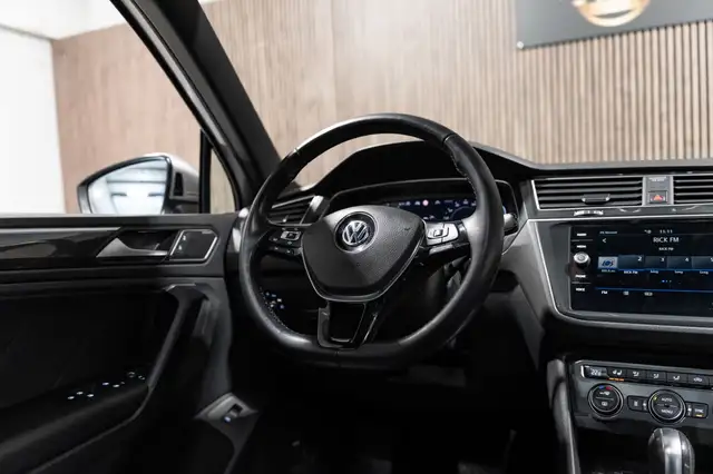 Volkswagen Tiguan view 17