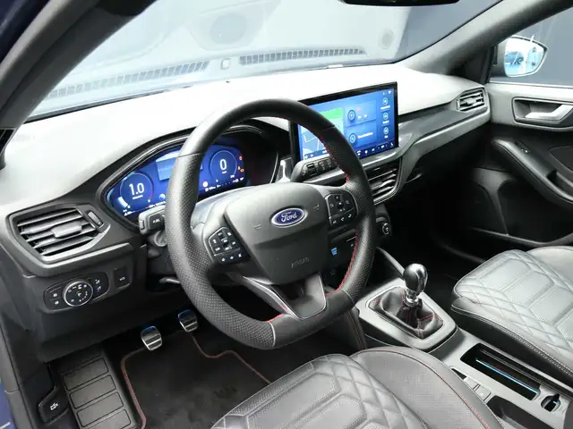 Ford Focus view 12