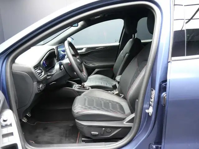 Ford Focus view 13