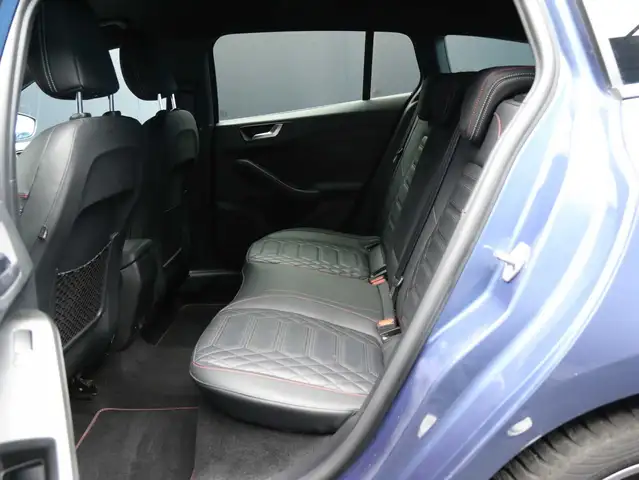 Ford Focus view 14