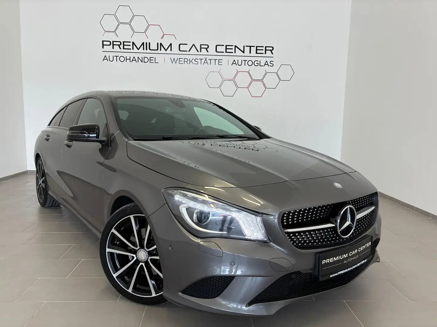Mercedes-Benz CLA 220 d Shooting Brake Aut. XENON / SPORTSITZE / NAVI Grijs - 1