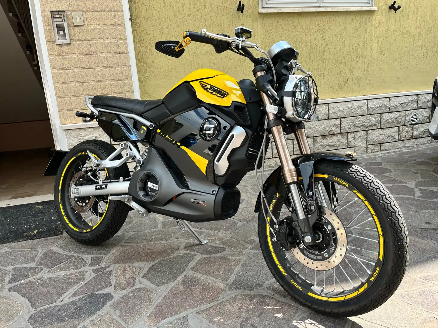 Super Soco TCMax Scrambler - 1