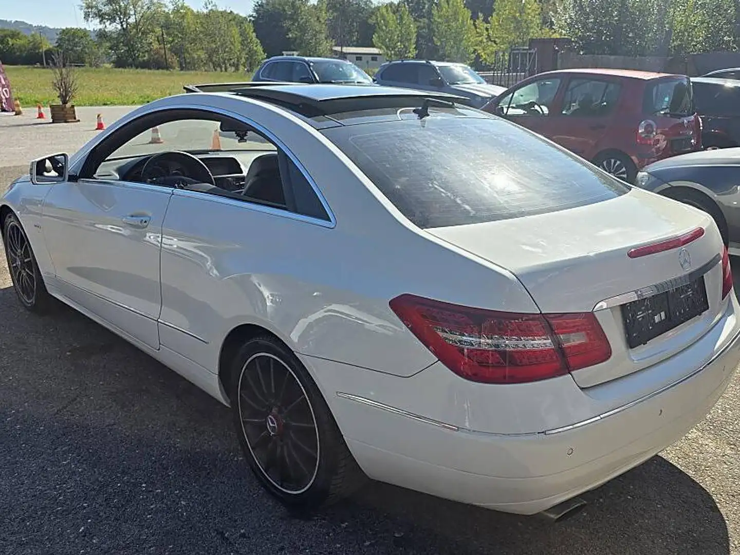 Mercedes-Benz E 250 E 250 CDI BlueEfficiency (207.303) Weiß - 2