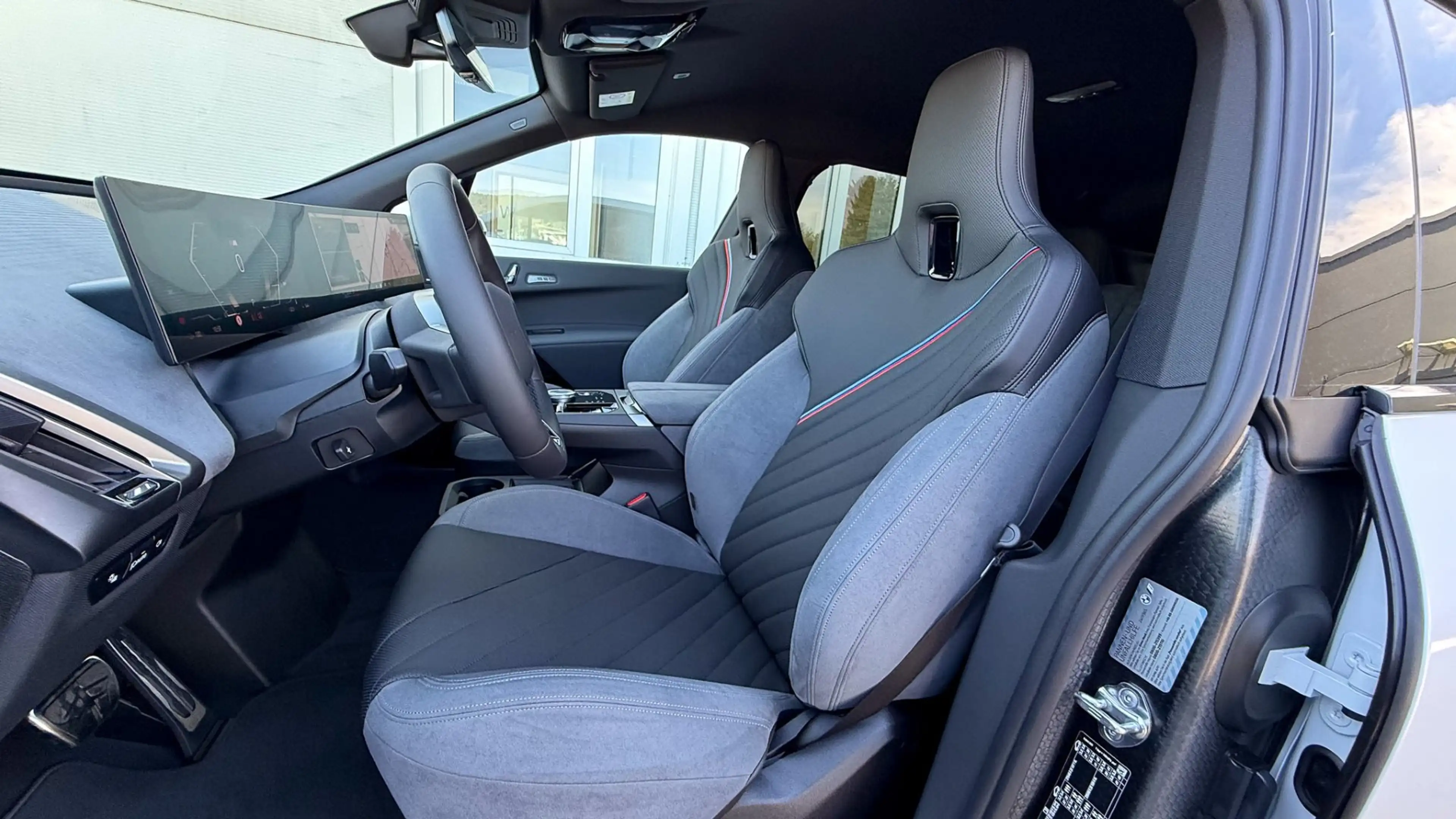 BMW iX xDrive45 M-Sportpaket — photo 12