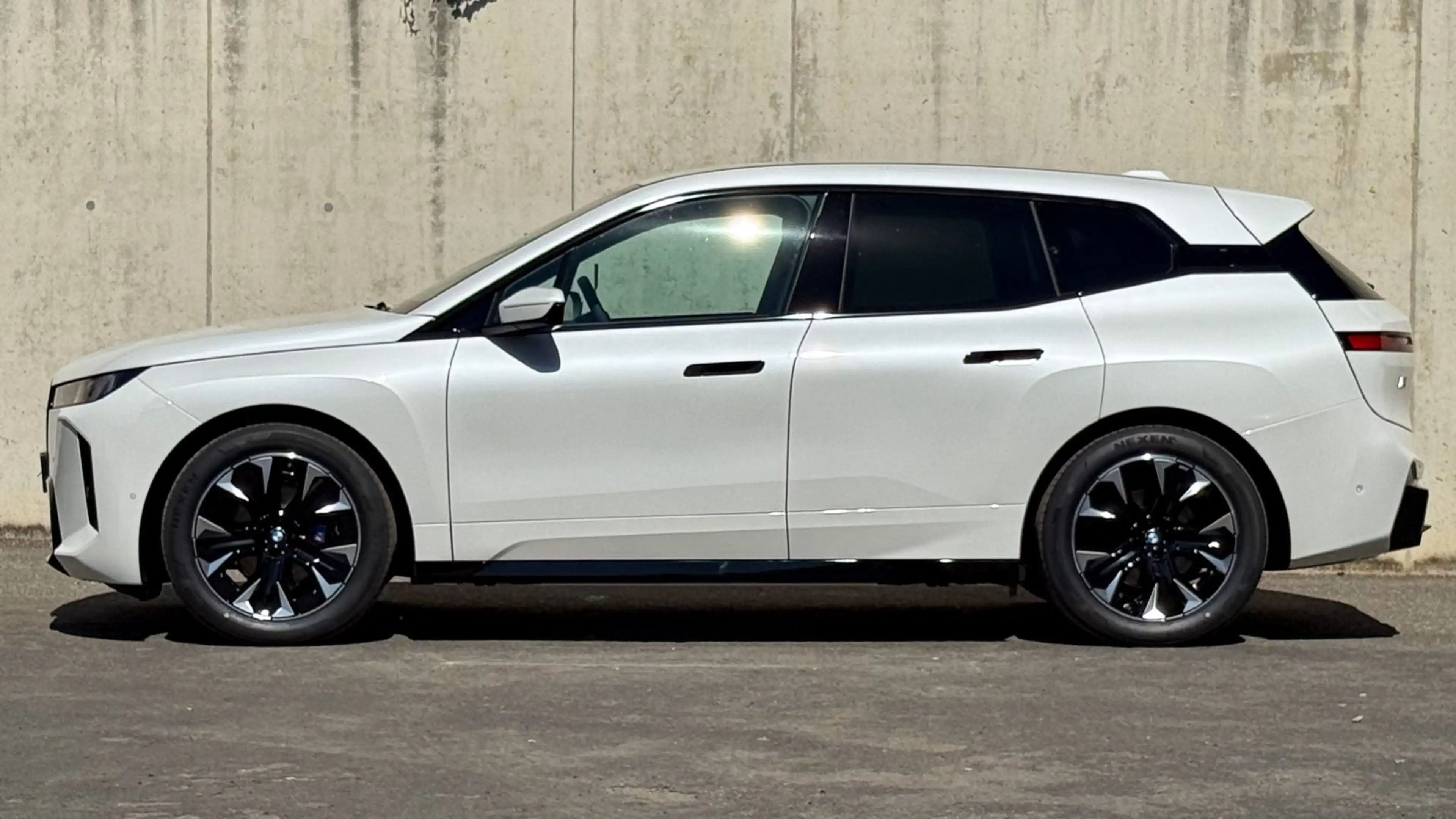 BMW iX xDrive45 M-Sportpaket — photo 5