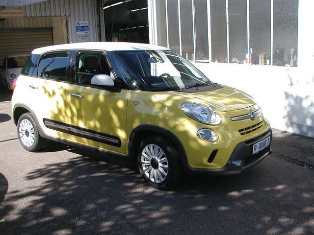 Imagine Fiat 500L 1.6 Multijet 16 V Trekking AHK