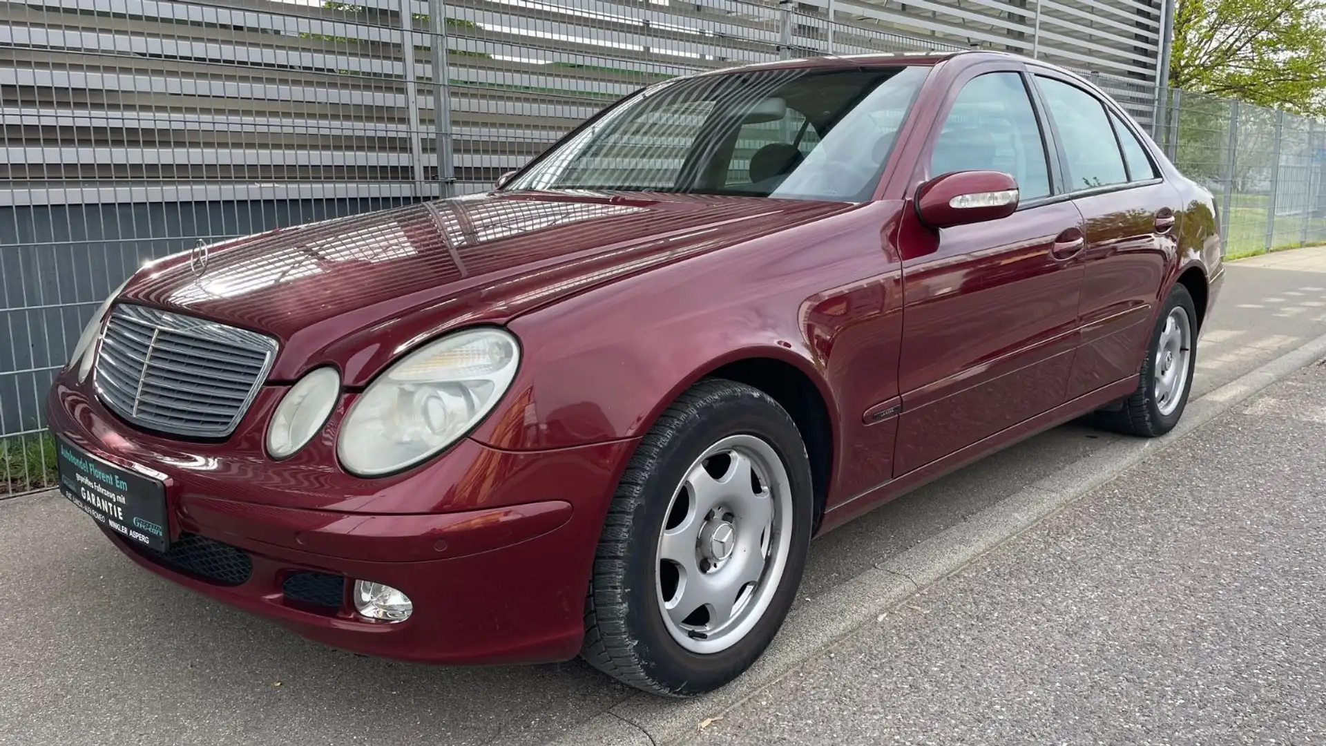 Mercedes-Benz E 320 -AUT-Klimaautomatik-PDC-TÜV NEU-Garantie Rot - 1