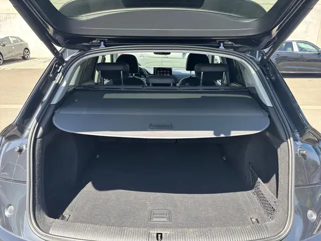 Audi Q5 view 13
