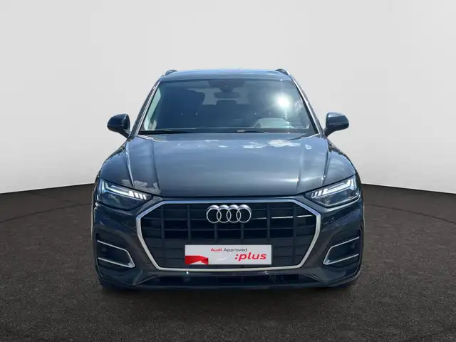 Audi Q5 view 5