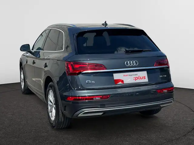 Audi Q5 view 2