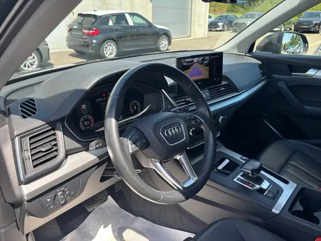Audi Q5 view 6