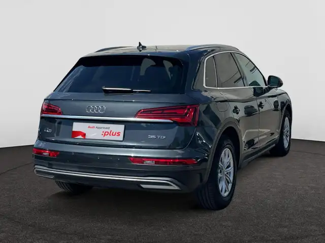 Audi Q5 view 4