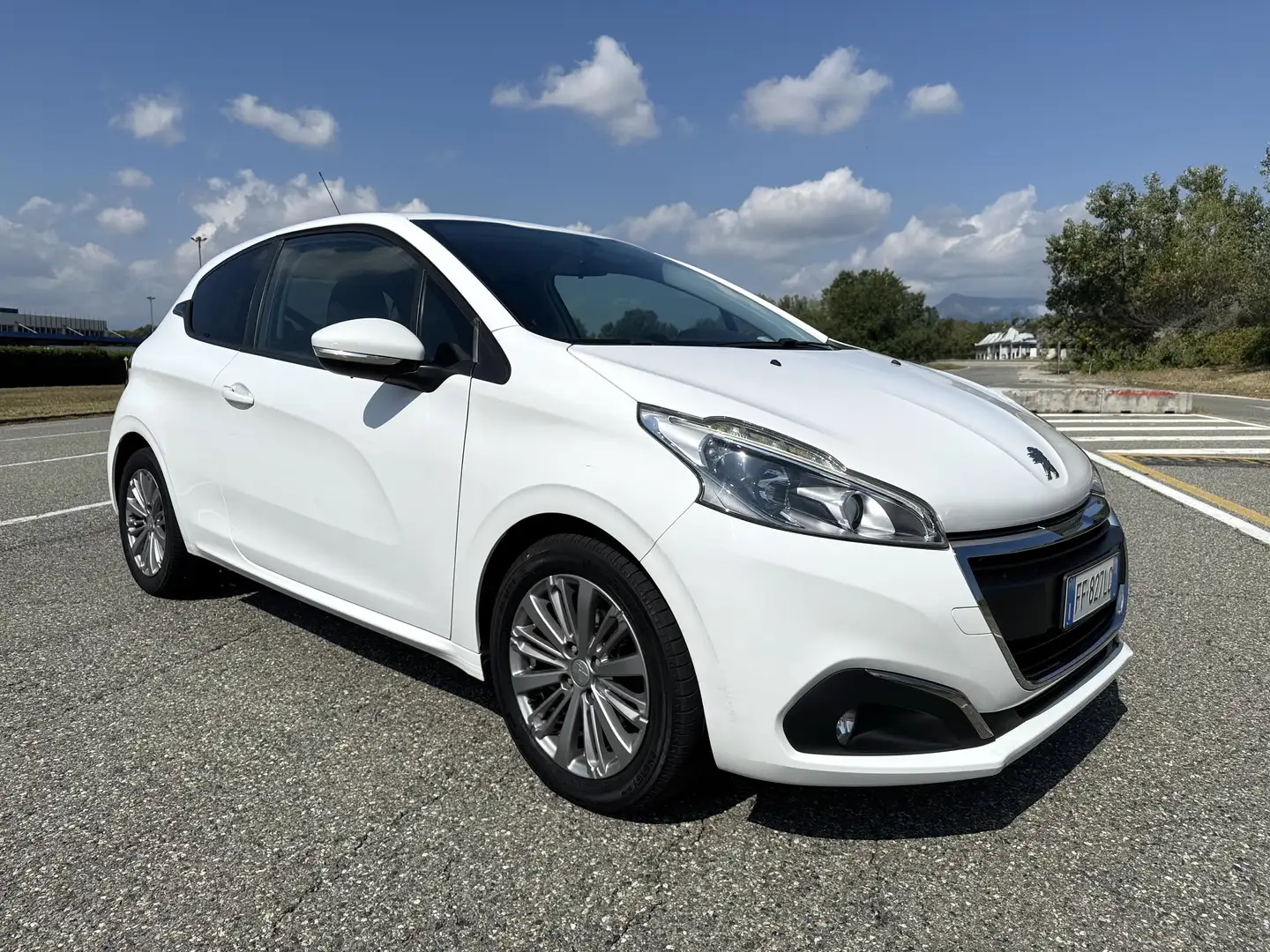 Peugeot 208 3p 1.6 bluehdi Active 75cv UNIPROPRIETARIO EURO 6B Bianco - 1