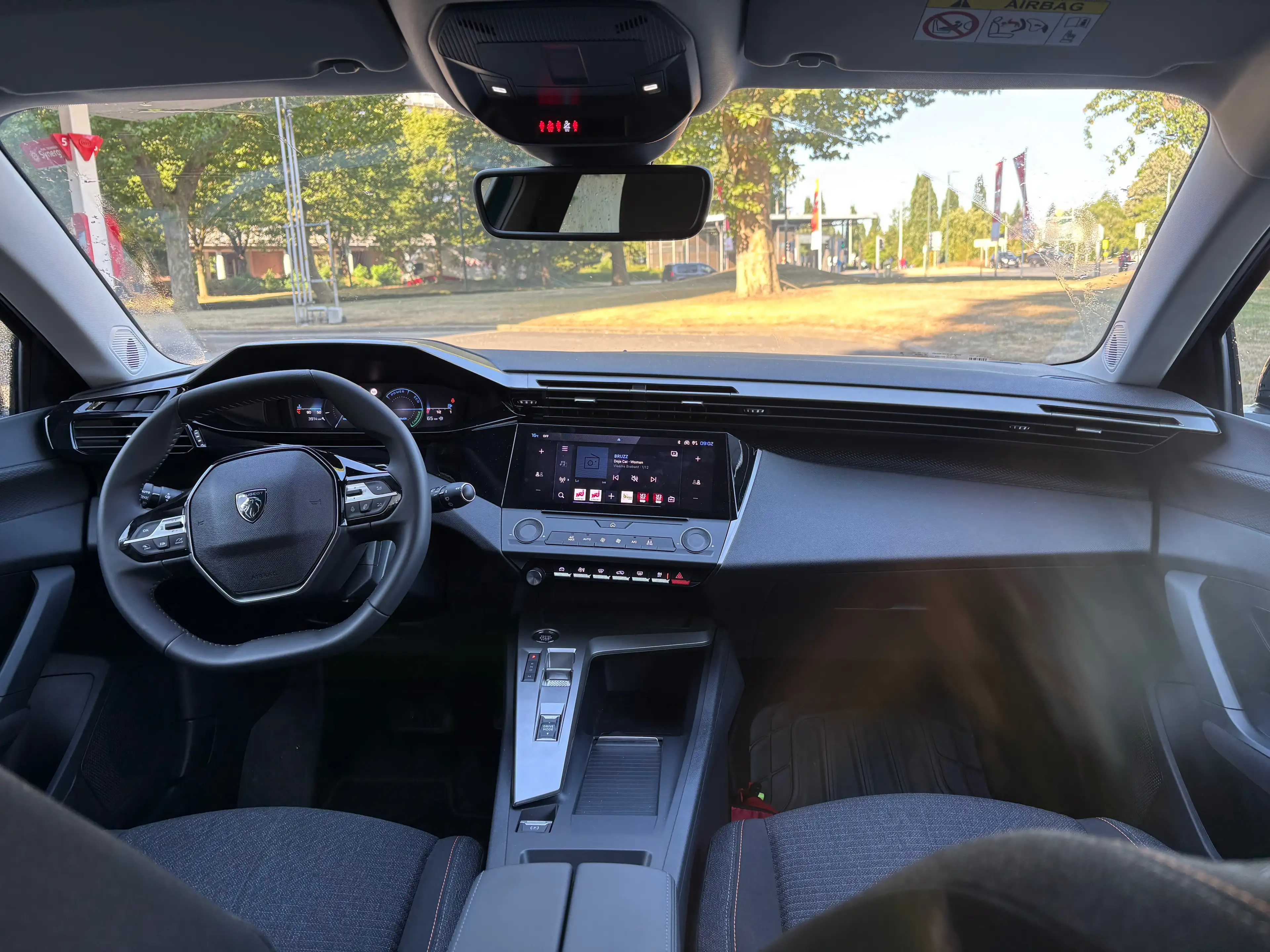 Peugeot 308 308 1.2 Turbo MHEV Style Pack S — photo 12