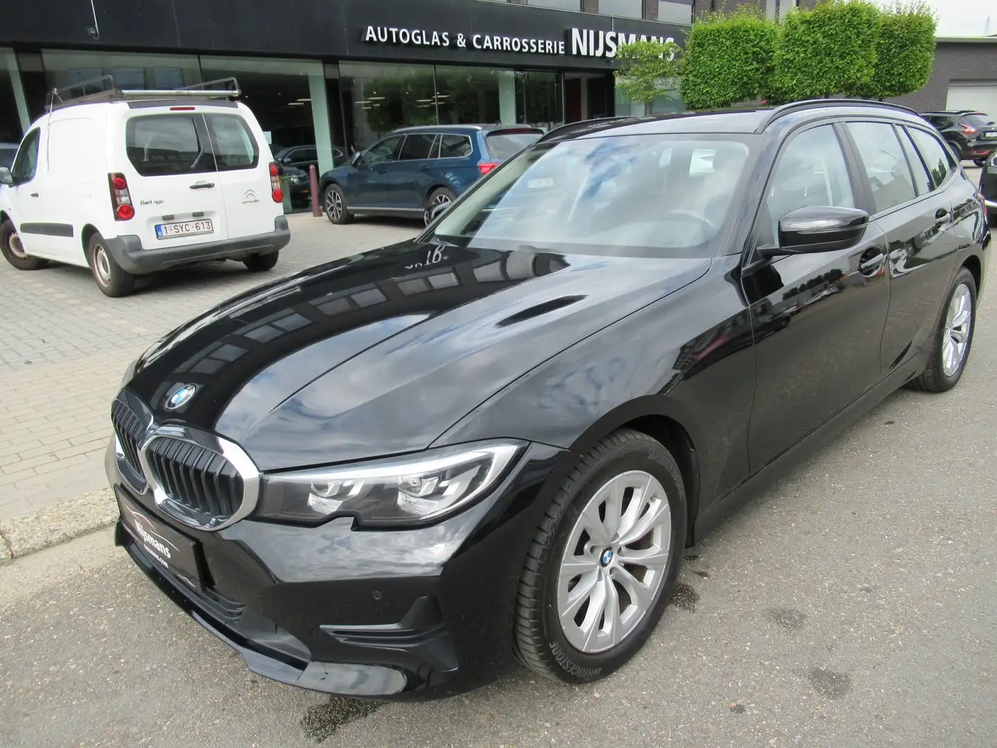 BMW 318 i Touring Aut. Advantage-Navi-Airco-Cruise-PDC Noir - 1