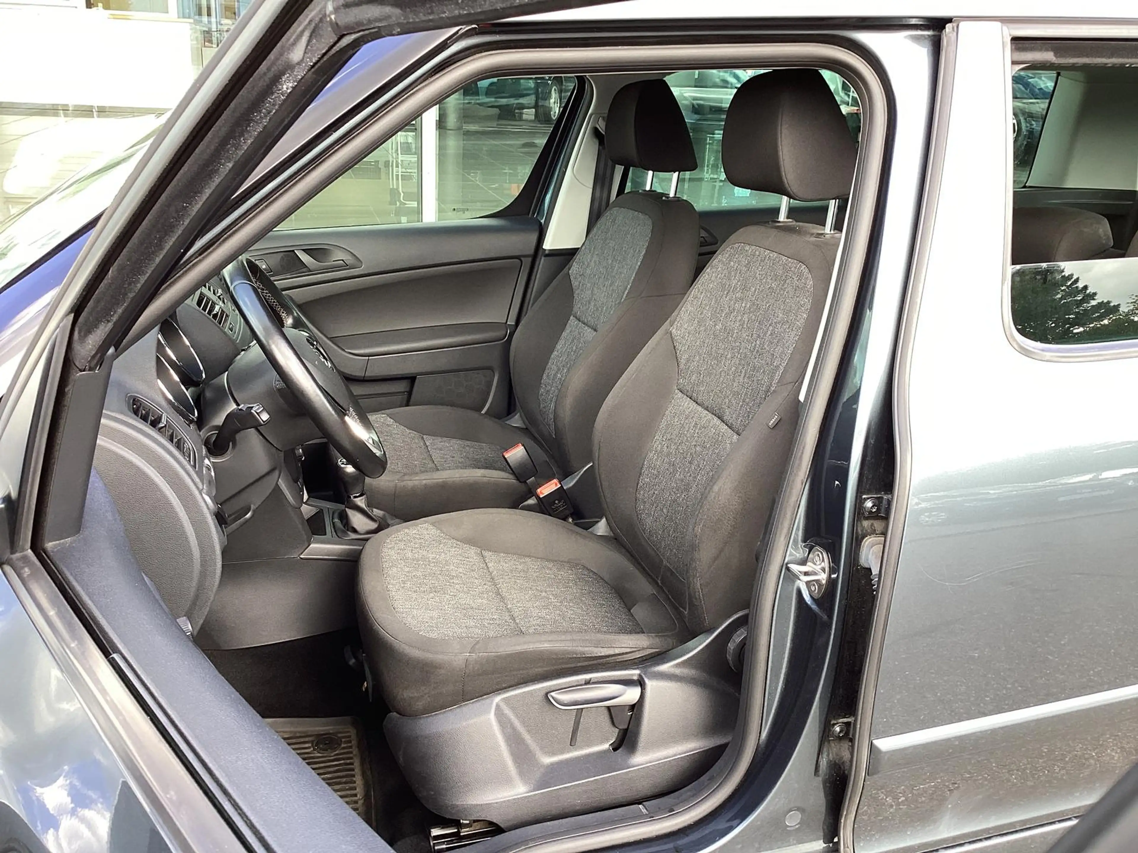 Skoda Yeti 1.2 TSI Cool Edition/Tempomat/PDC/SHZ — photo 5