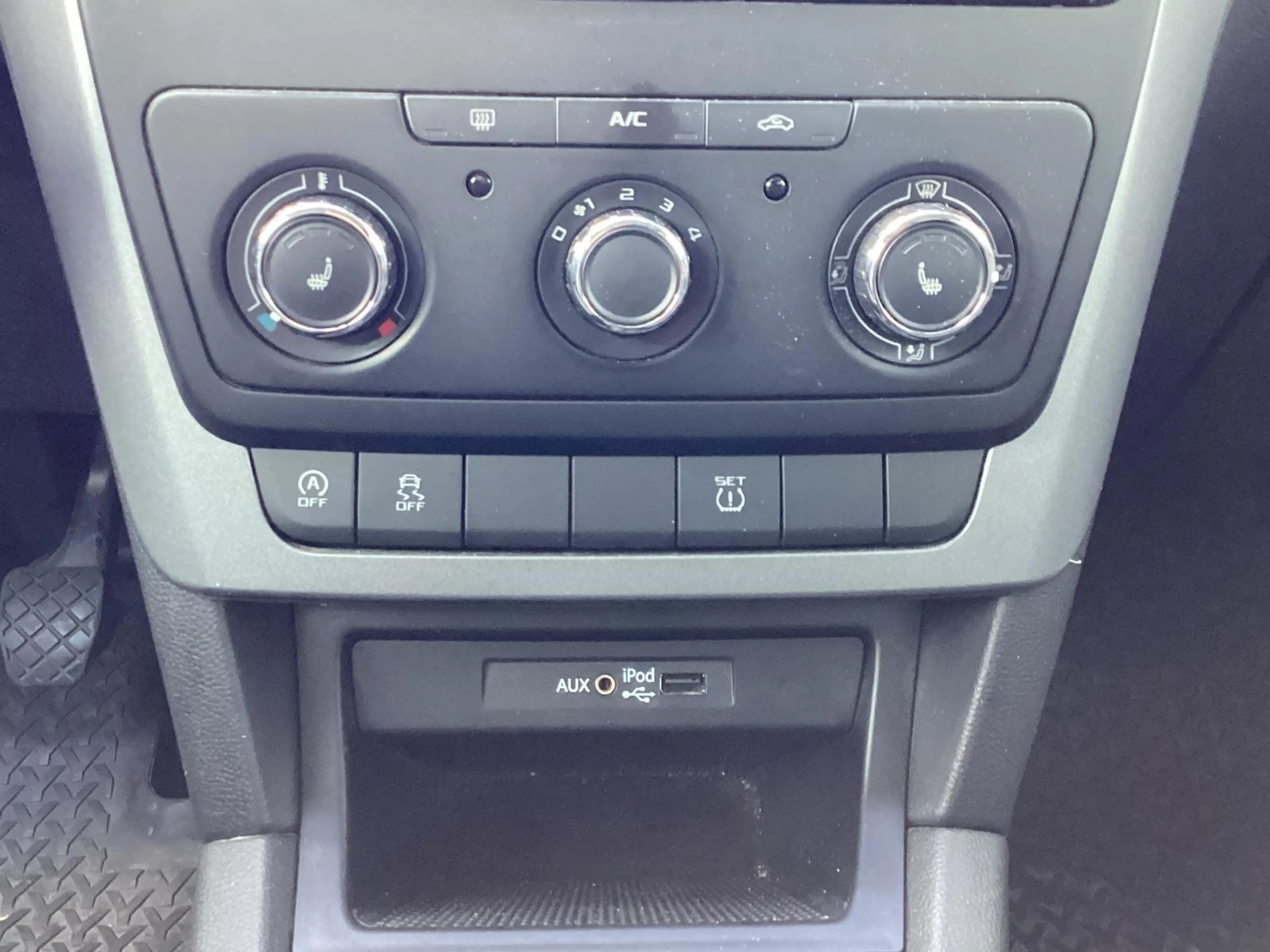 Skoda Yeti 1.2 TSI Cool Edition/Tempomat/PDC/SHZ — photo 10