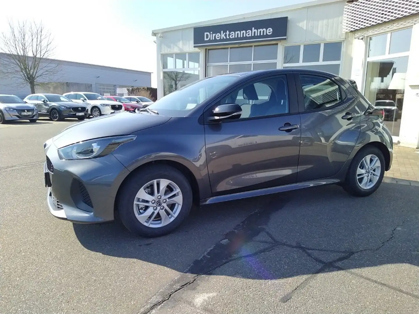 Mazda 2 Hybrid 2024 5HB 1.5L VVT-i 116 PS e-CVT FWD CENTRE Grau - 2
