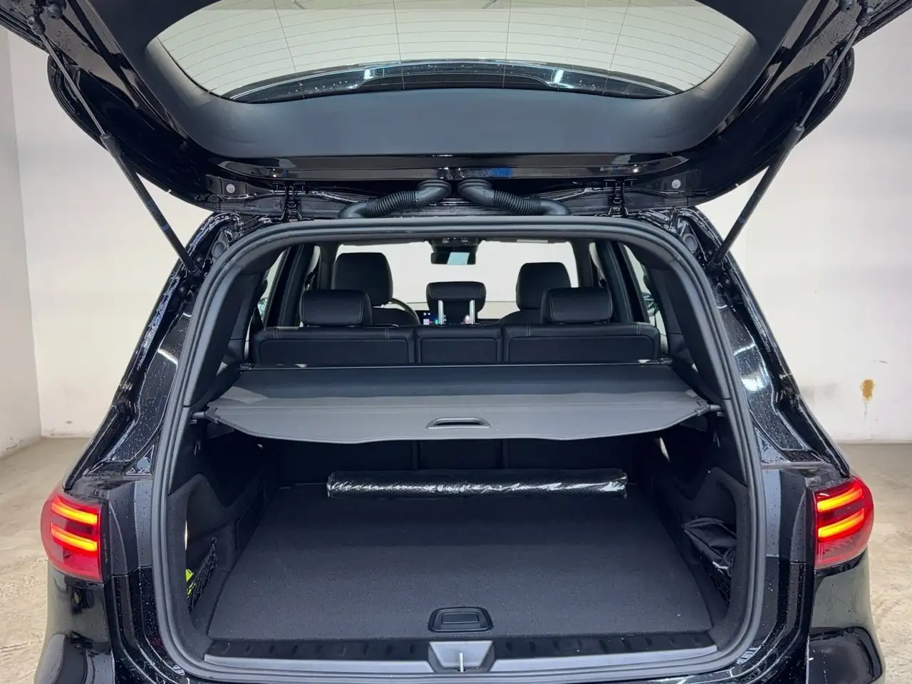 Mercedes-Benz GLB 200 d Rückfahrkamera Totwinkel Carplay LED 16