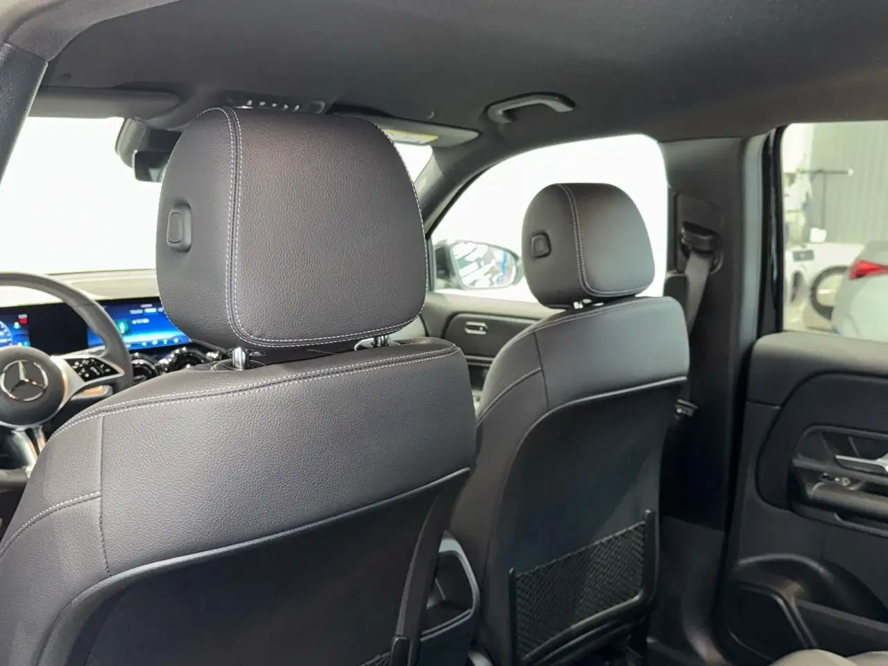 Mercedes-Benz GLB 200 d Rückfahrkamera Totwinkel Carplay LED 14