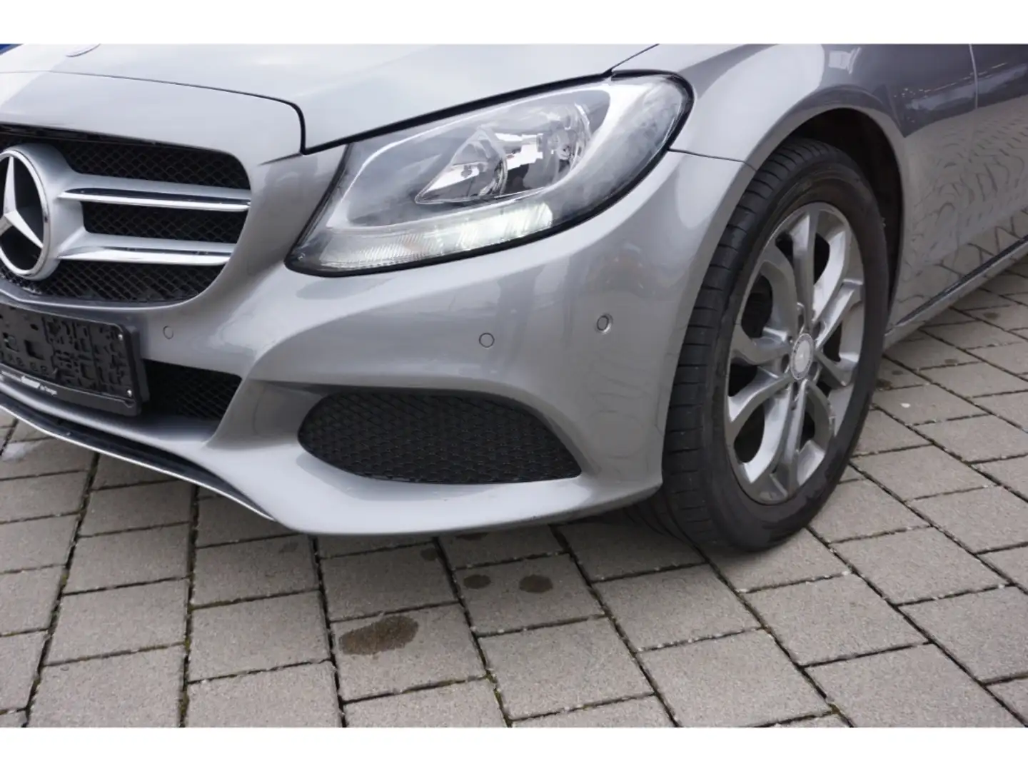 Mercedes-Benz C 180 T 7G-Tronic Avantgarde Navi Std.Hzg. Kamera Grau - 2