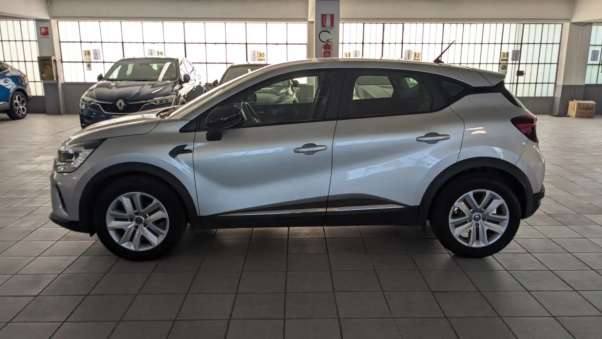 Renault Captur TCe 12V 100 CV GPL Zen Silber - 2