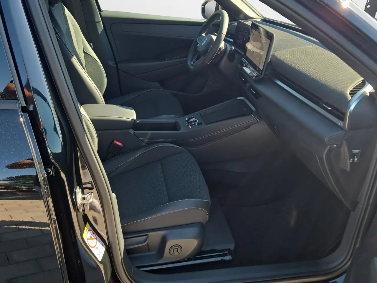 Volkswagen T-Roc 1.5 eTSI DSG R-Line 14