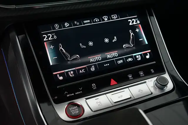 Audi RS Q8 view 13