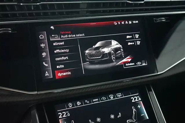 Audi RS Q8 view 15