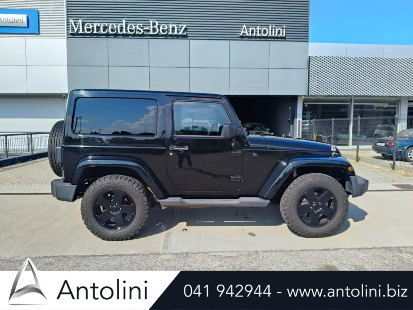 Jeep Wrangler 2.8 CRD DPF Sahara Auto Negru - 1