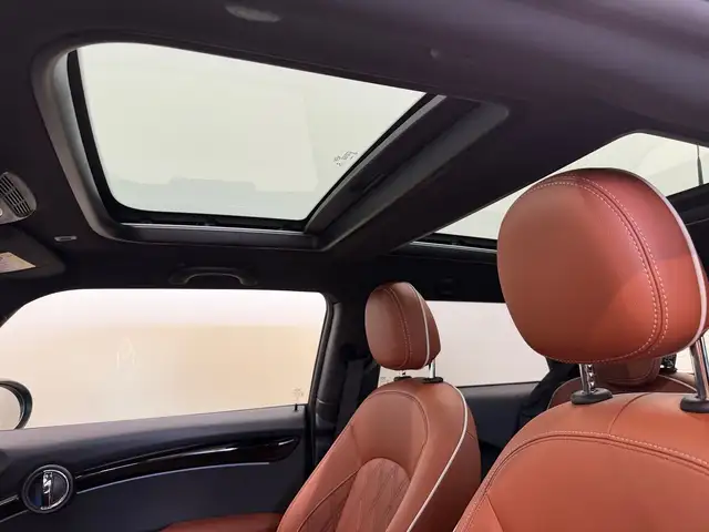 Mini Hatch view 13