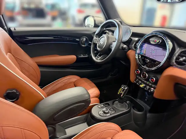 Mini Hatch view 12