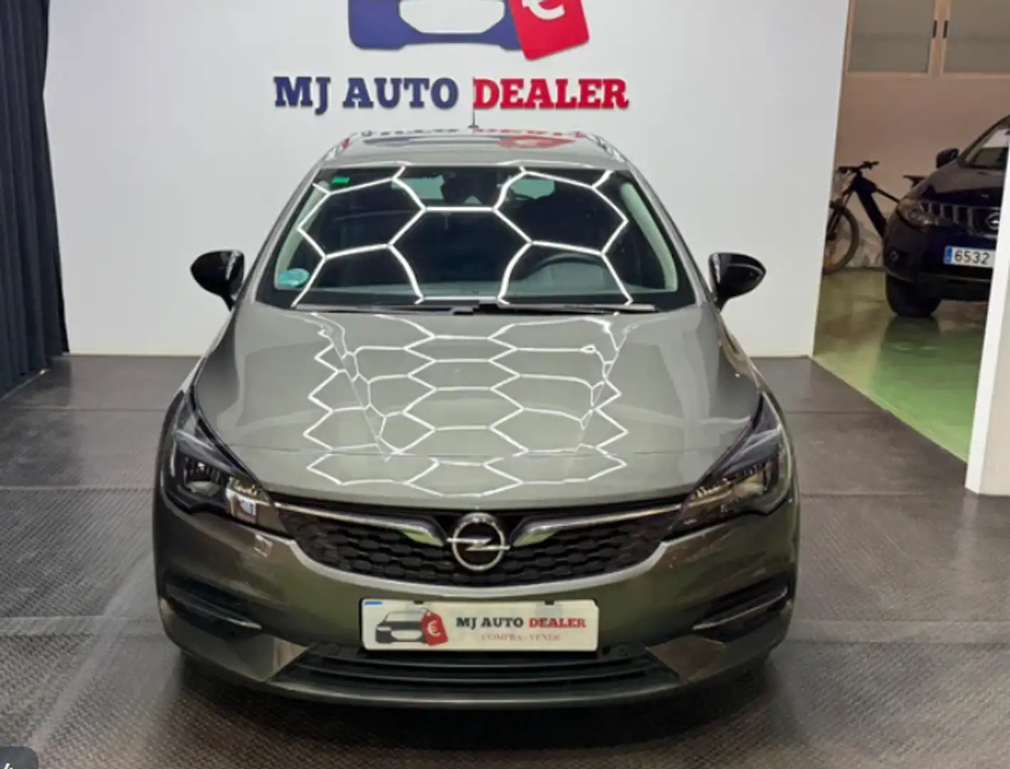 Opel Astra 1.4T S/S Elegance Aut. 145 - 2