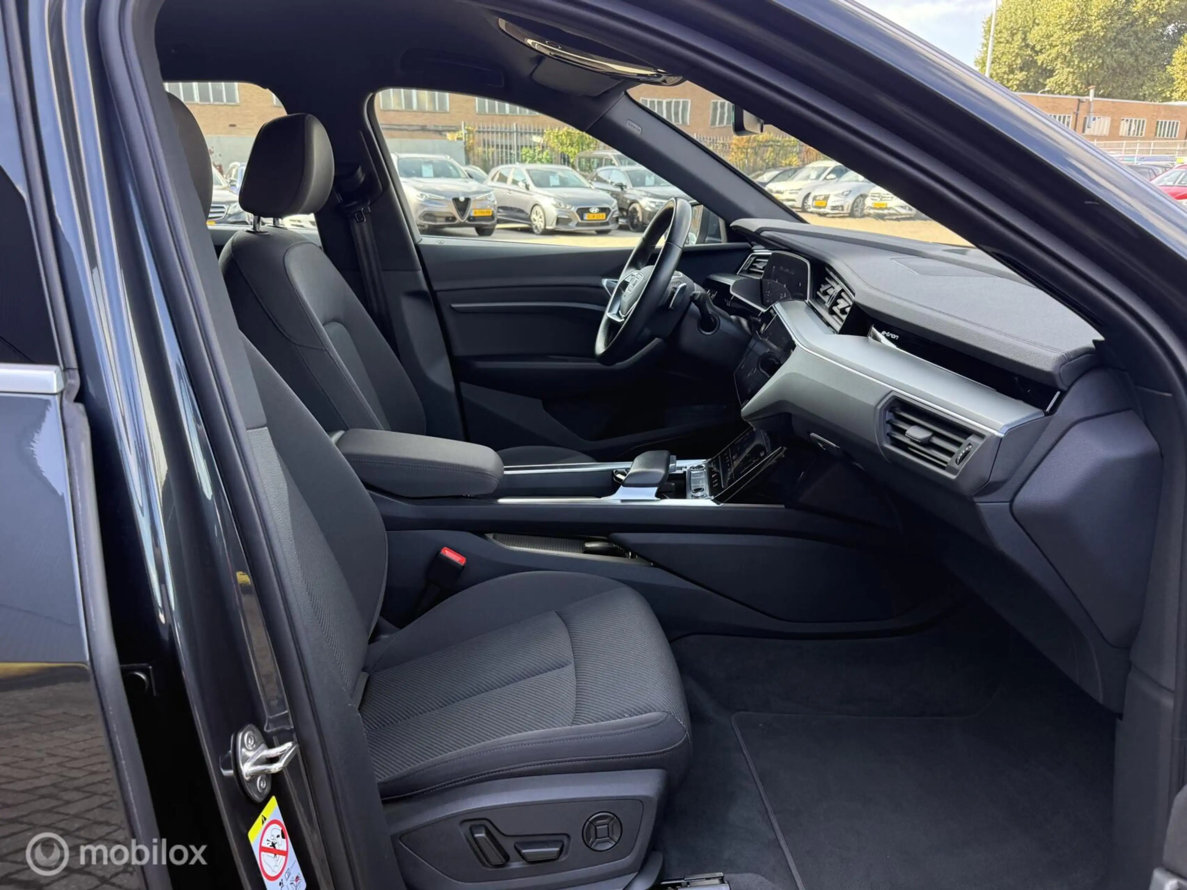 Audi e-tron 55 quattro Business edition Plus 95 kWh SOH 90% — photo 15