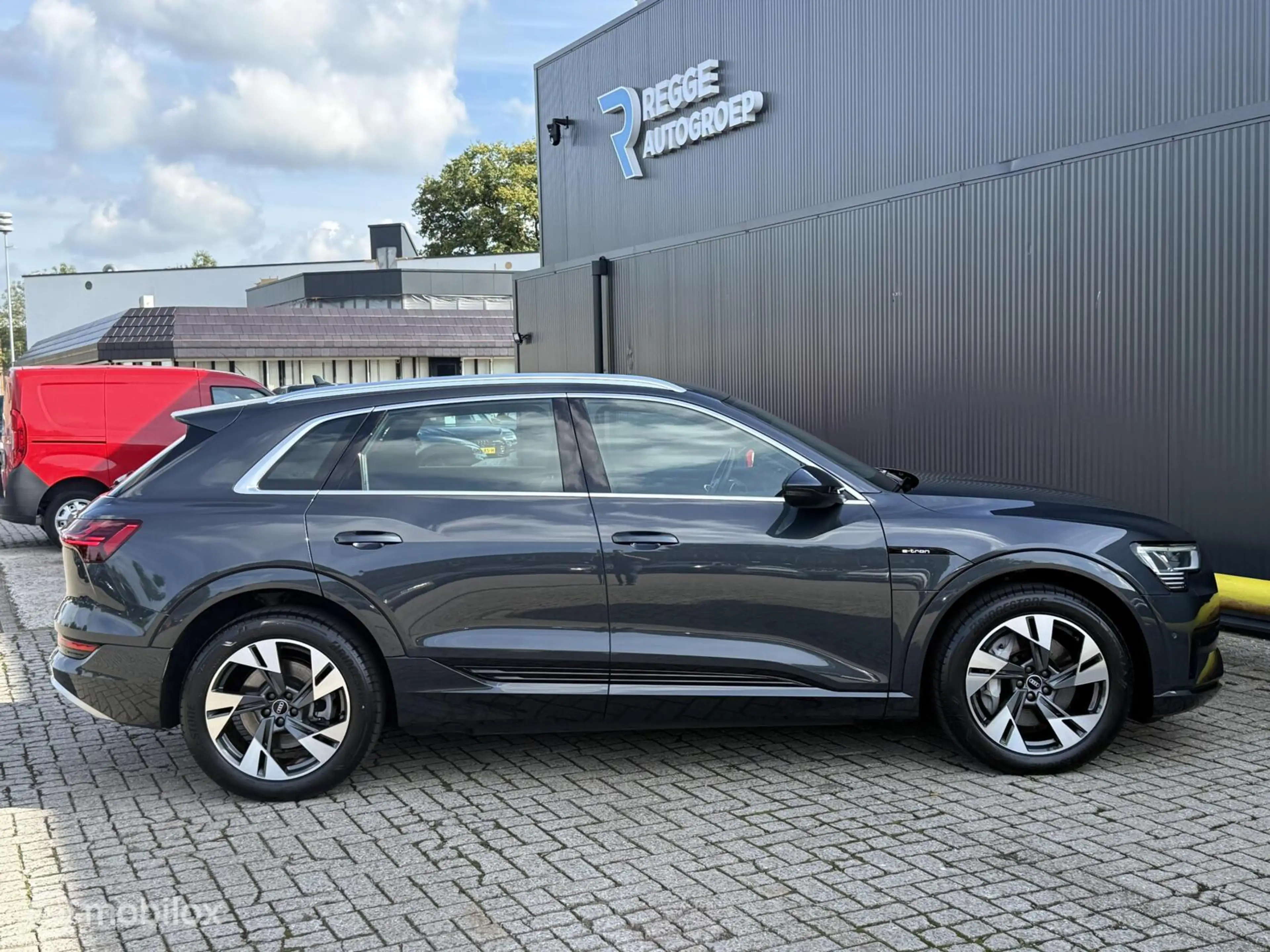 Audi e-tron 55 quattro Business edition Plus 95 kWh SOH 90% — photo 10