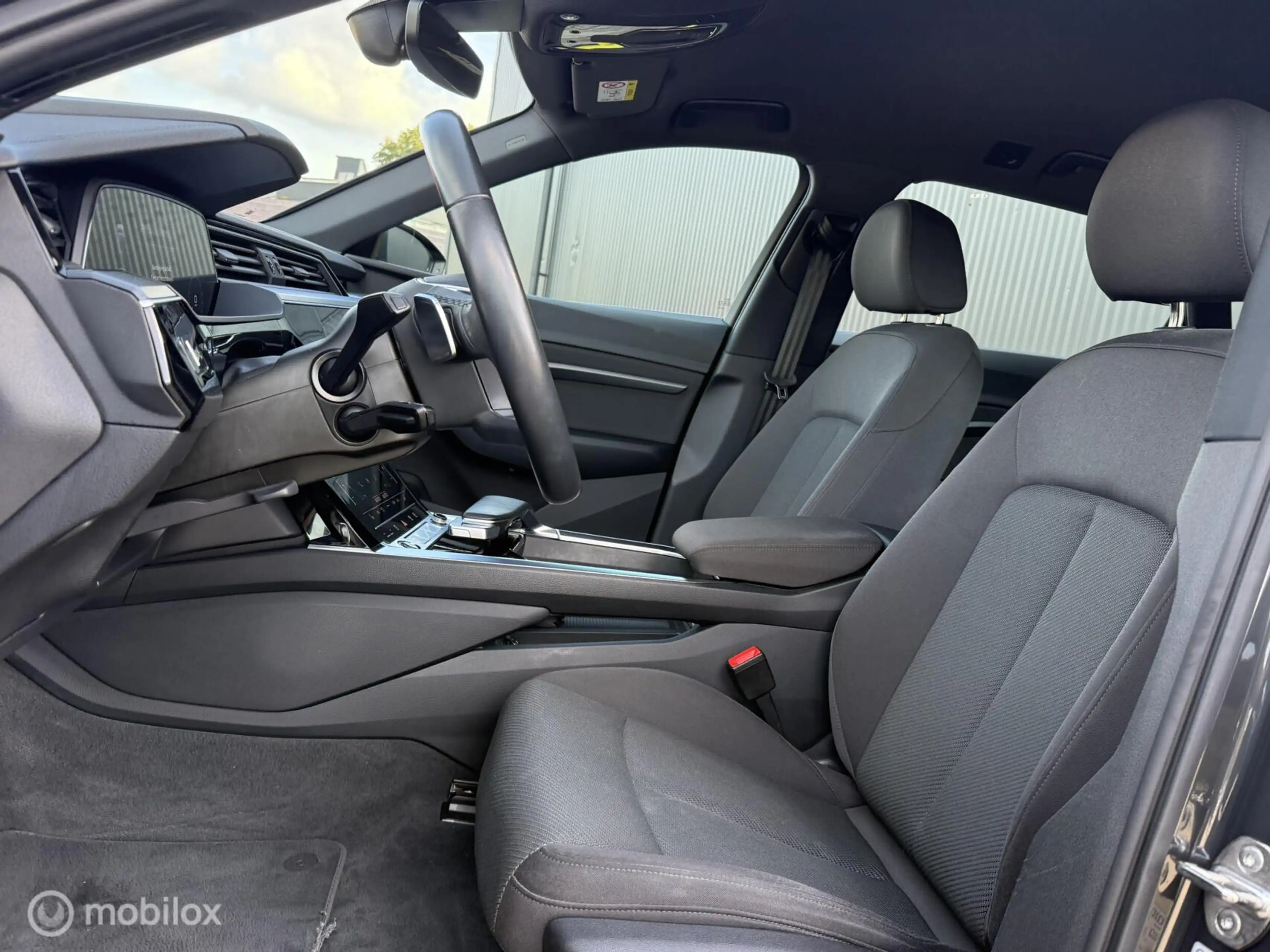 Audi e-tron 55 quattro Business edition Plus 95 kWh SOH 90% — photo 4