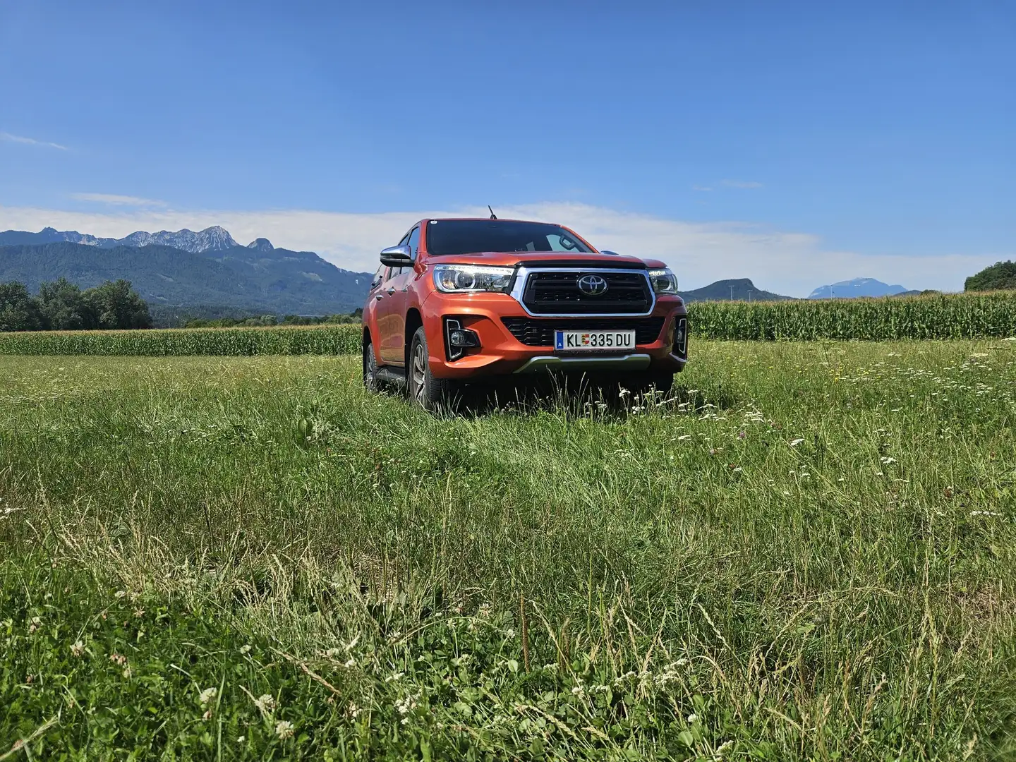 Toyota Hilux Portocaliu - 1