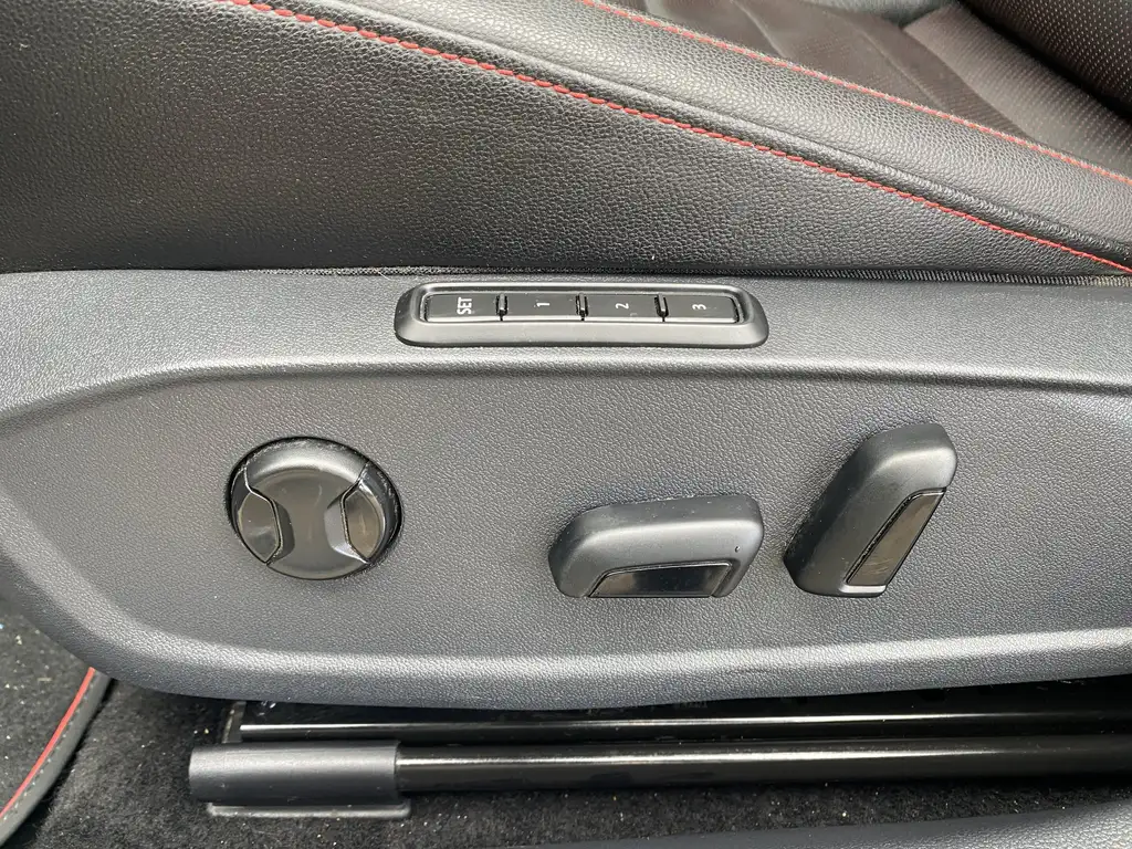 2023 Volkswagen Jetta GLI | Ambient Interior Glow | Rear Cam | Climate Seats — photo 8