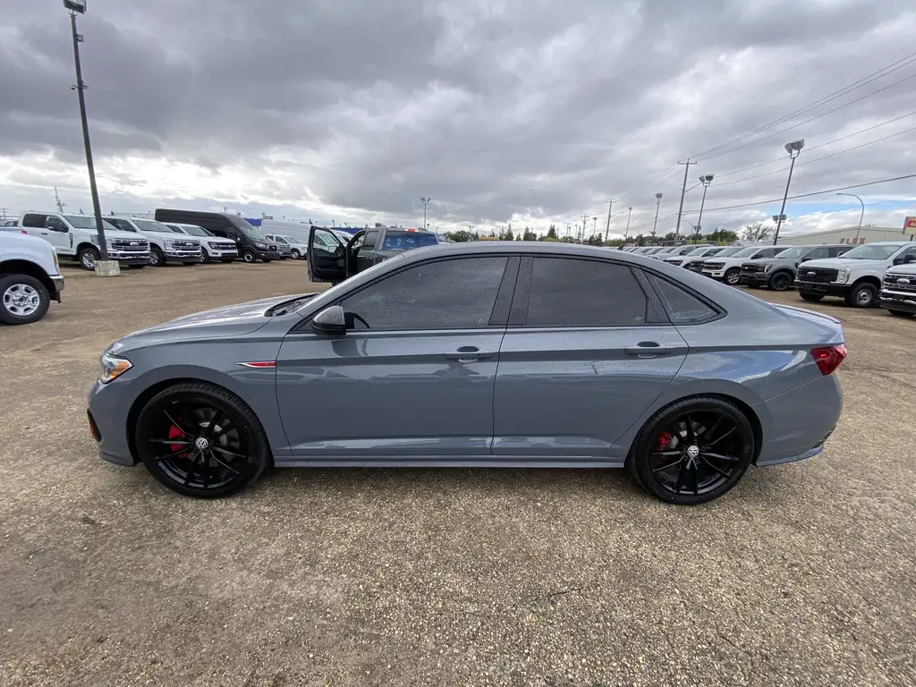 2023 Volkswagen Jetta GLI | Ambient Interior Glow | Rear Cam | Climate Seats — photo 4