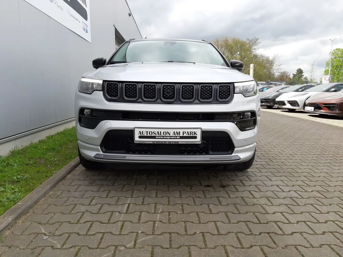 Jeep Compass 1,3 I PHEV S Silber - 2
