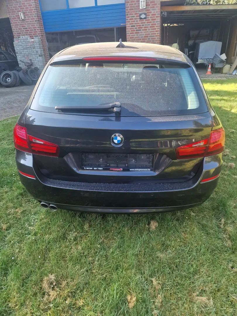 BMW 530 530d xDrive Touring Aut. Braun - 2