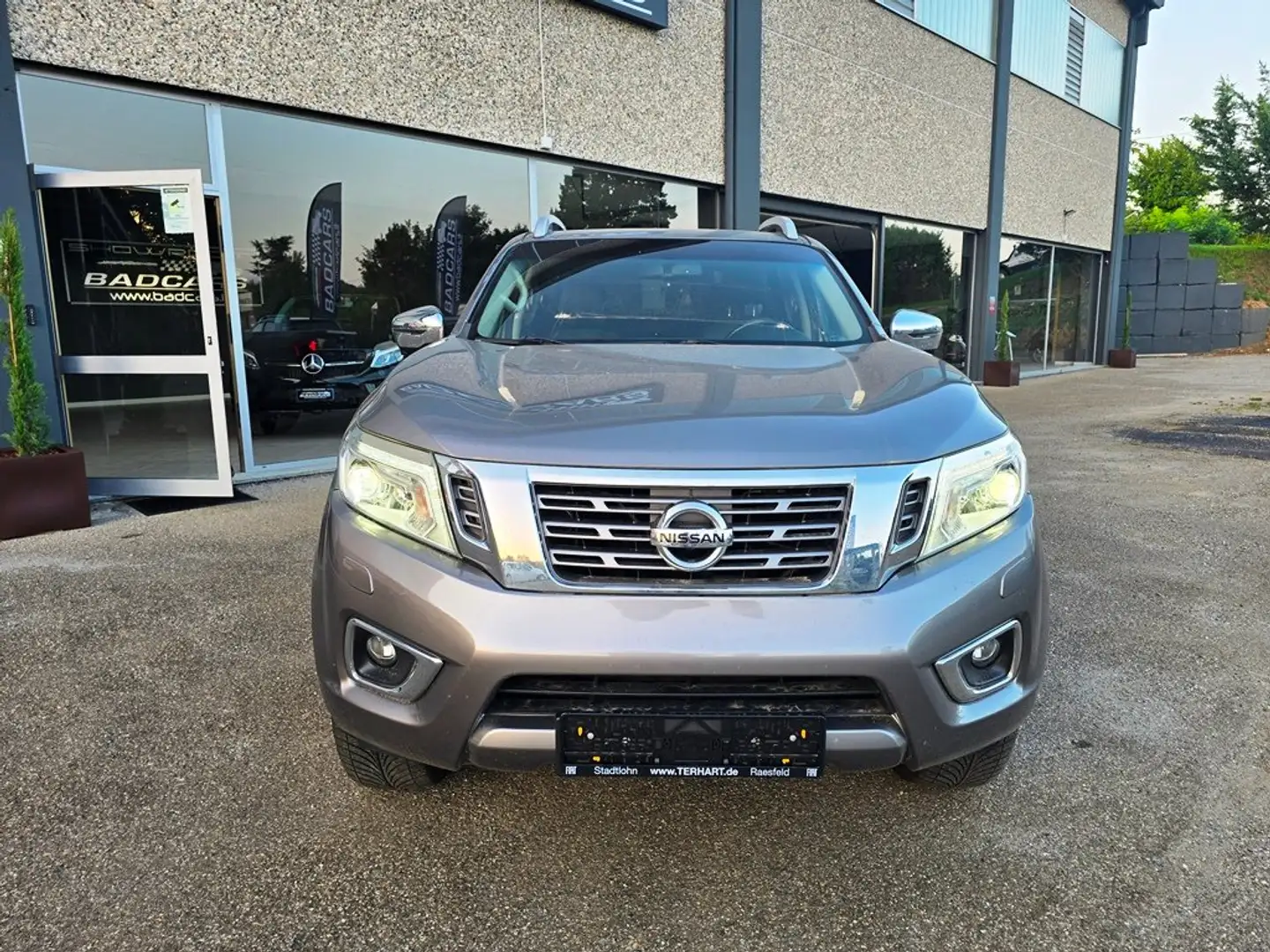 Nissan Navara NAVARA 2.3 DCI 190CV TEKNA CON PREZZO REALE! Grigio - 2