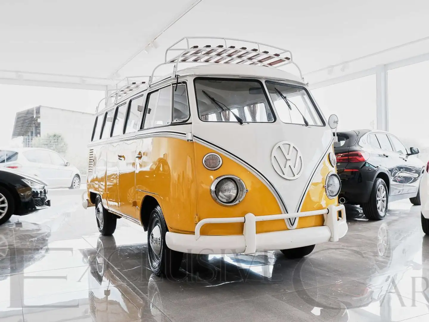 Volkswagen Crafter Modello Kombi RESTAURATO Jaune - 2