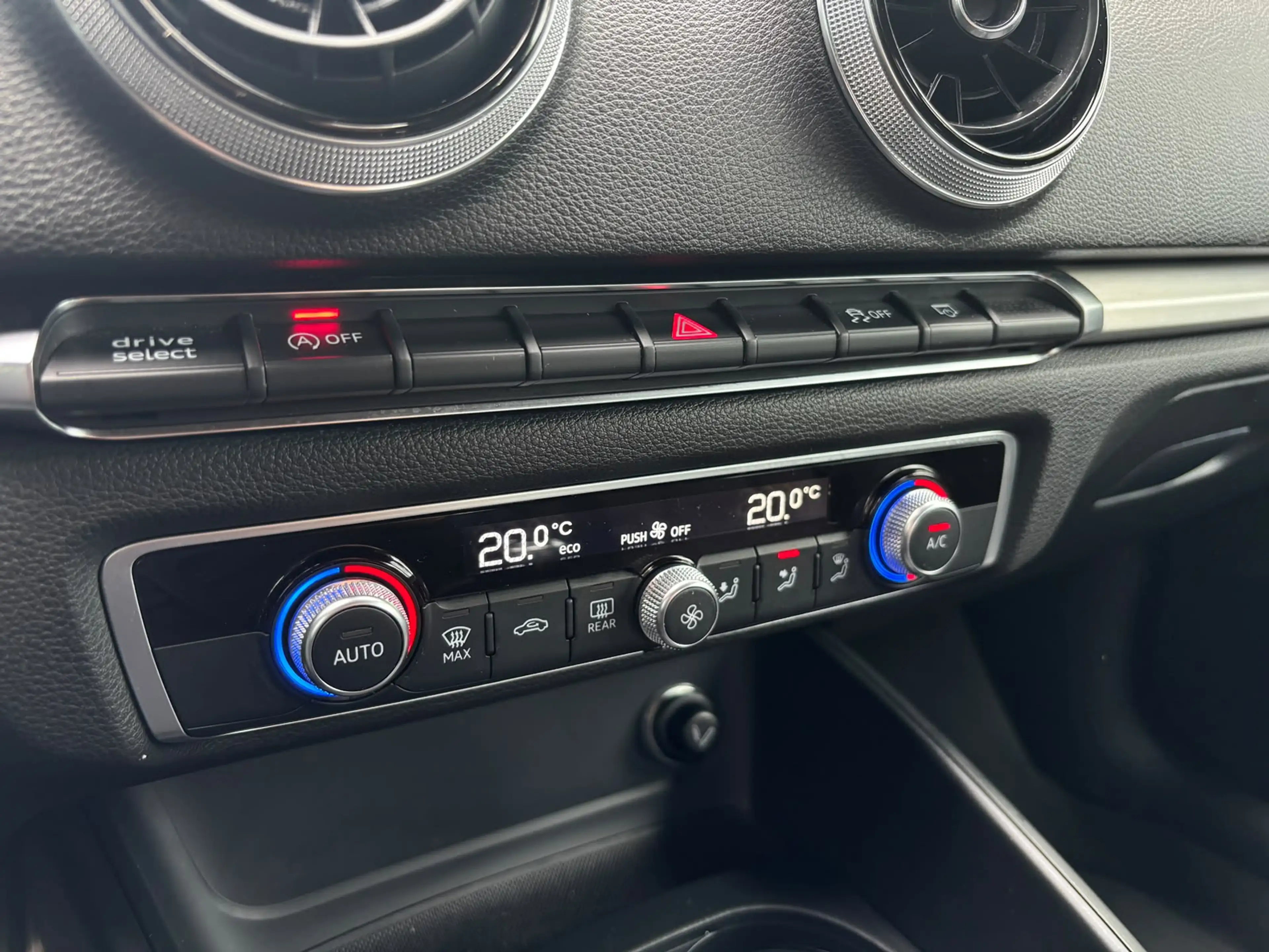 Audi A3 Sportback 1.5 TFSI CoD Sport S Line Edition | Trek — photo 3