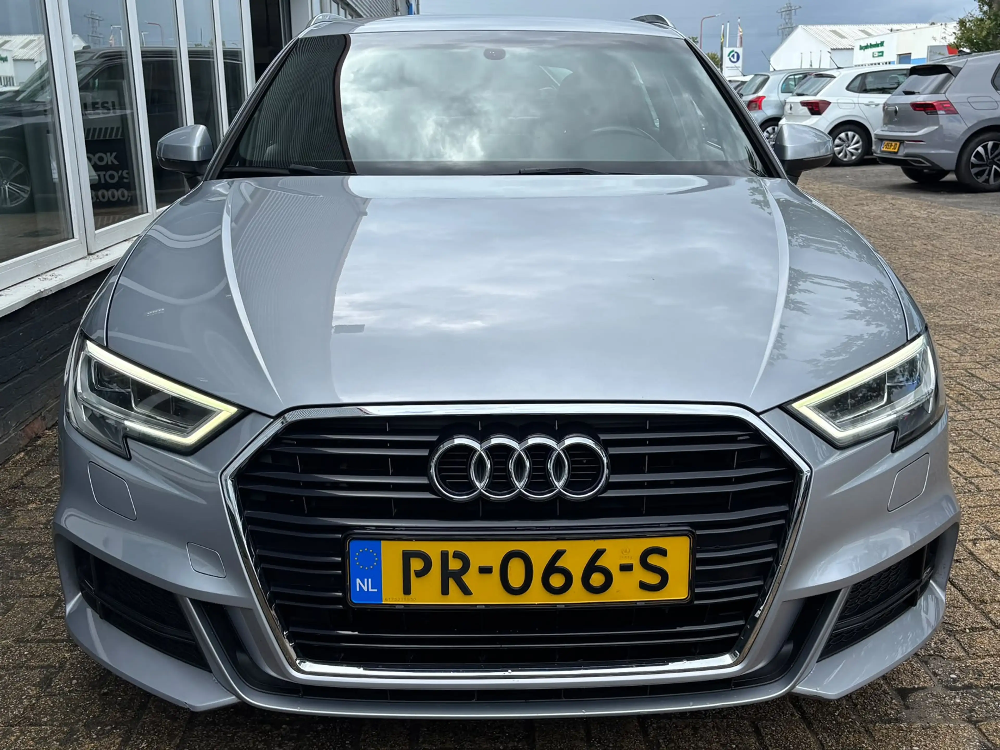 Audi A3 Sportback 1.5 TFSI CoD Sport S Line Edition | Trek — photo 4